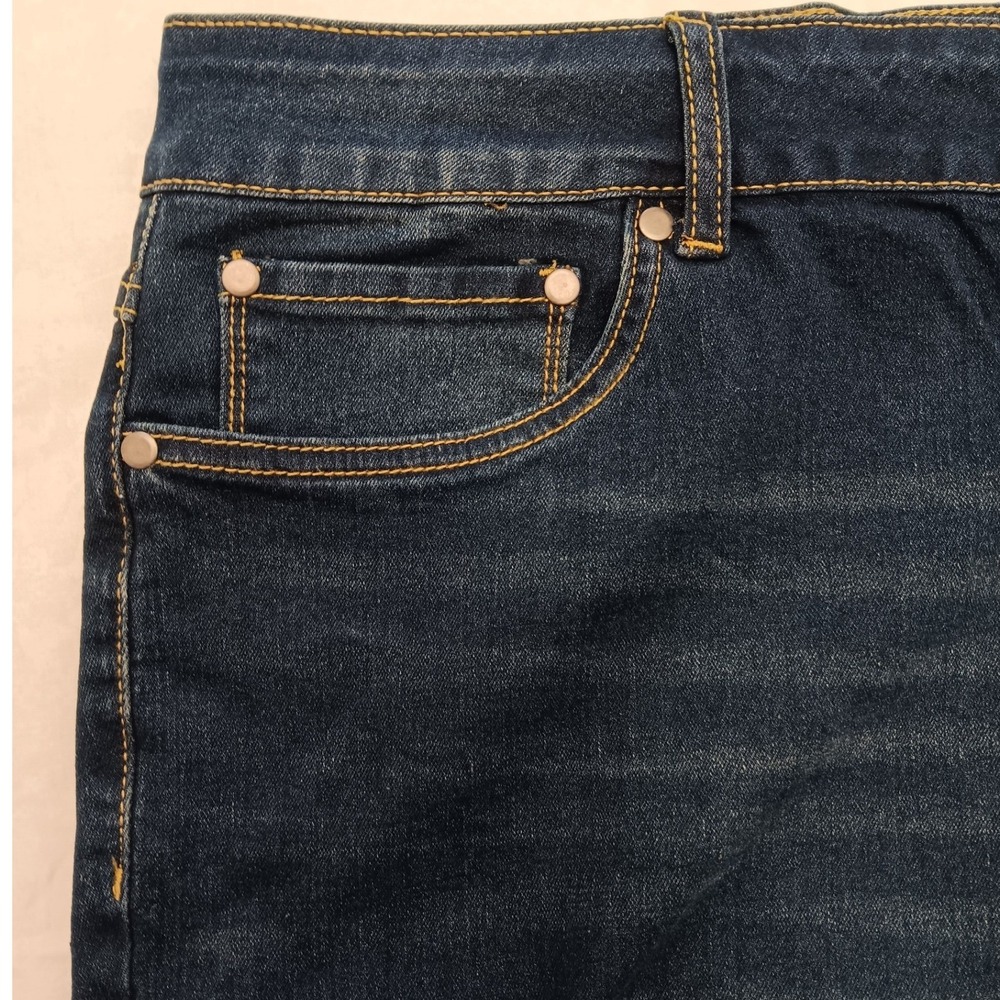Bloomchic Womens Plus Size 28 Dark Wash Flare Leg Stretch Denim Jeans High Rise - Picture 7 of 15